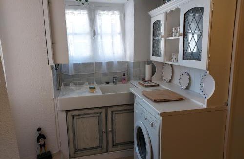 Confolens House | 2 Bed House with Mountain View Garden and Bbq