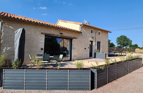 Savigne House | 2 Bedroom Private vacation home in SavignÃ©