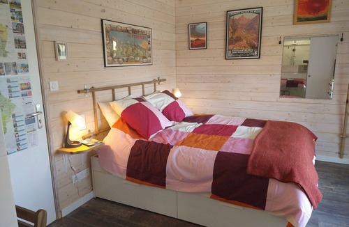 Bustince-Iriberry Apartment | 2 pers-Studio Conchita - view of the Pyrenees, 7km from Saint-Jean-Pied-de-Port.