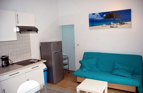 Saint-Loubouer Apartment | 2 Room Appartement surrounded by extensive garden with pool