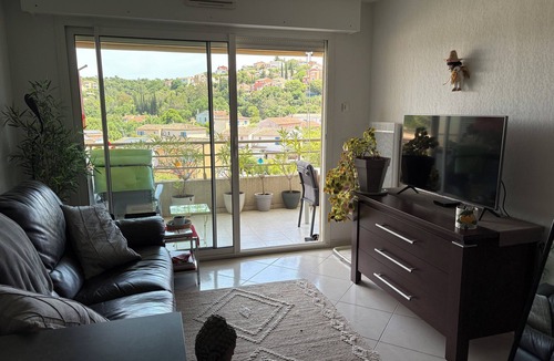 Valescure Apartment | 20 mns from beaches and center of St Raphaël.2 50m2 type with nice terrace.