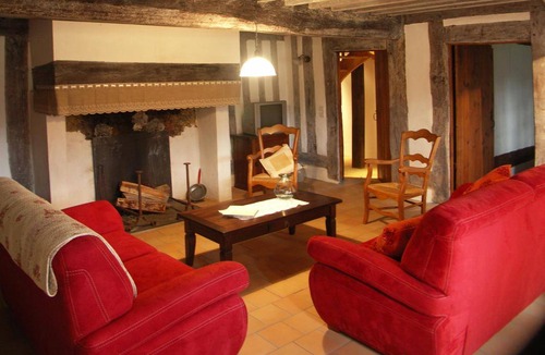 Luglon House | 200 m² Gîte ∙ 4 bedrooms ∙ 9 guests