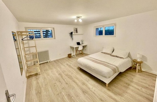 Poitiers Resort | 200 m² Private room ∙ 1 bedroom ∙ 1 guest
