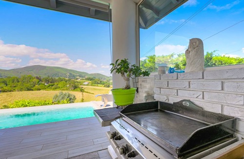 Urrugne Villa | 200 m² Villa ∙ 2 bedrooms ∙ 4 guests