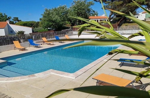 Saint-Pierre-d'Oleron House | 200m from the sea: house for 4 people with swimming pool and garden