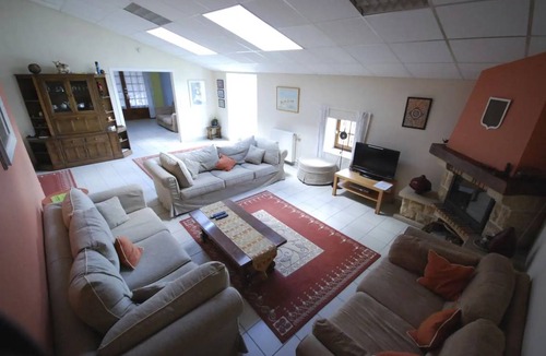 Neuvicq House | 204 m² House ∙ 4 bedrooms ∙ 8 guests