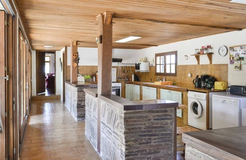 Eglise-Neuve-d'Issac House | 205 m² House ∙ 5 bedrooms ∙ 8 guests
