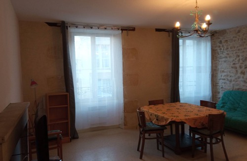 Gencay Apartment | 20min Poitiers city center apartment close to all amenities and attractions
