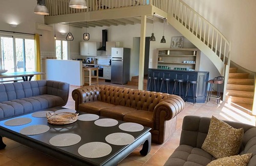 Chalais House | 210 m² House ∙ 5 bedrooms ∙ 10 guests