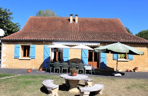 Calviac-en-Perigord Cottage | 220 m² Cabin ∙ 6 bedrooms ∙ 12 guests