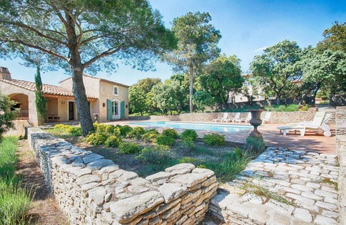 L'Isle-sur-la-Sorgue House | 220 m² House ∙ 5 bedrooms ∙ 10 guests
