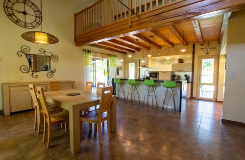 Rampieux House | 220 m² Gîte ∙ 4 bedrooms ∙ 8 guests