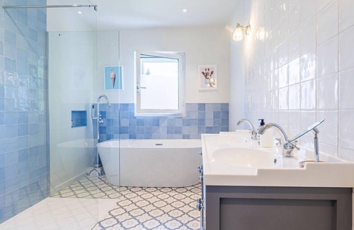 Lescar Resort | 220 m² Private room ∙ 1 bedroom ∙ 1 guest
