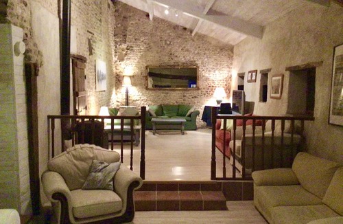 Pommiers-Moulons House | 240 m² House ∙ 6 bedrooms ∙ 15 guests
