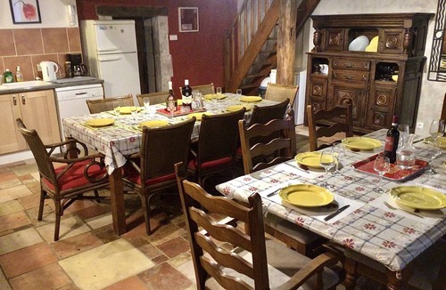 Pommiers-Moulons House | 240 m² House ∙ 6 bedrooms ∙ 15 guests