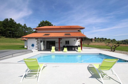 Juxue House | 262 m² Gîte ∙ 5 bedrooms ∙ 12 guests