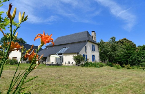 Asson House | 270 m² Gîte ∙ 5 bedrooms ∙ 11 guests