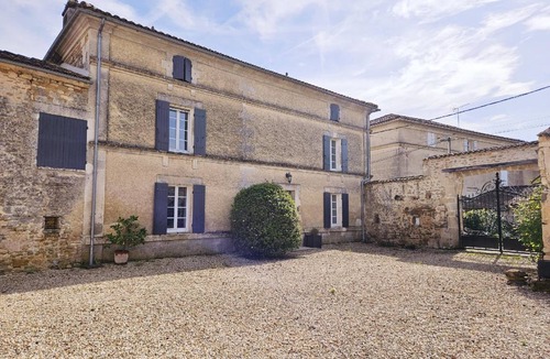 Saint-Simeux House | 280 m² House ∙ 5 bedrooms ∙ 13 guests