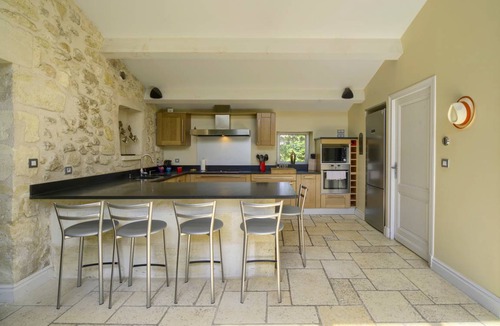 Saint-Loubes Villa | 280 m² Villa ∙ 4 bedrooms ∙ 10 guests