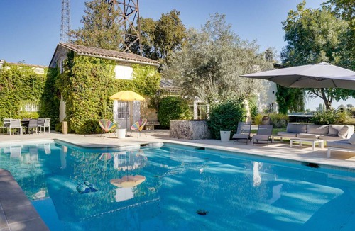 Saint-Loubes Villa | 280 m² Villa ∙ 4 bedrooms ∙ 10 guests