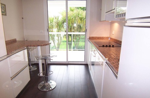 Arcachon Apartment | 3-Bedroom Apartment Downtown Arcachon, Terrace, Parking, WIFI