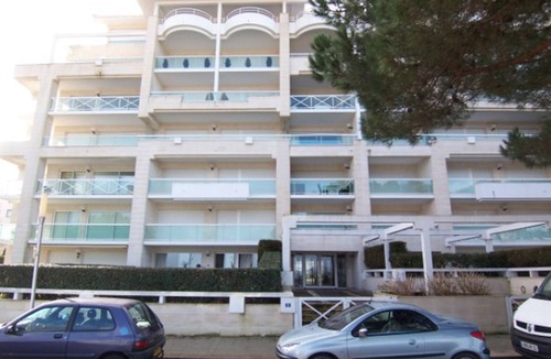 Arcachon Apartment | 3-Bedroom Apartment Downtown Arcachon, Terrace, Parking, WIFI