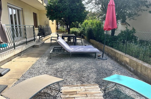 Hyeres City Centre Apartment | 3-bedroom apartment, garden level, in Hyeres town center, very quiet location.