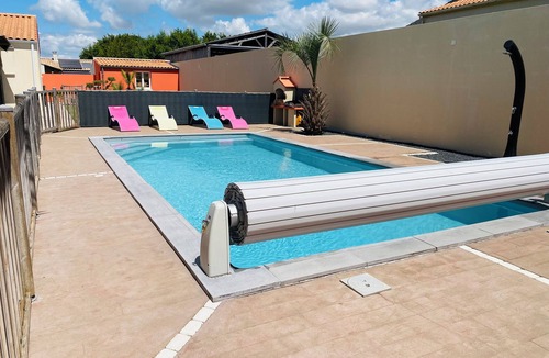 Verines House | 3 bedroom house with heated pool near La Rochelle and its beaches