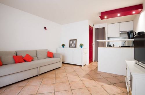 La Rochelle City Centre Apartment | 3* furnished studio with terrace in the heart of La Rochelle