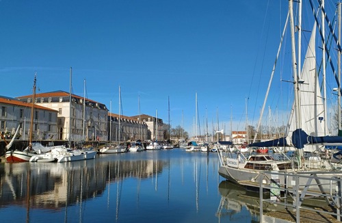 Rochefort Apartment | 3 guest rooms for 6 people on the sixth floor, panoramic view of Rochefort