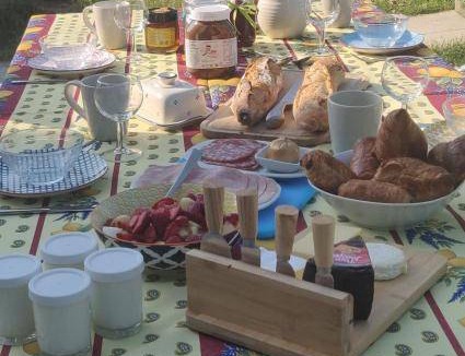 Clussais-la-Pommeraie Bed & Breakfast | 30 m² Bed and breakfast ∙ 2 guests