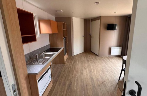 Saint-Palais-sur-Mer House | 30 m² Mobile home ∙ 2 bedrooms ∙ 4 guests