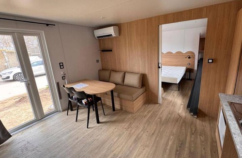 Saint-Palais-sur-Mer House | 30 m² Mobile home ∙ 2 bedrooms ∙ 4 guests