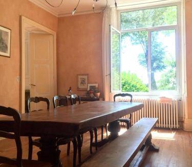 Sainte-Croix-Du-Mont House | 300 m² House ∙ 4 bedrooms ∙ 9 guests