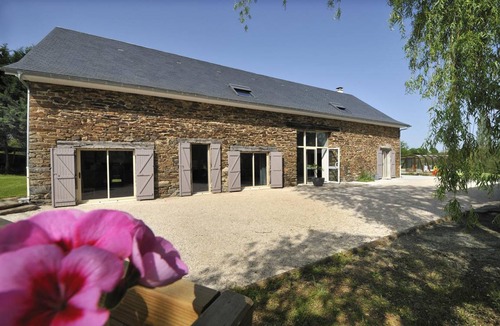 Uzerche House | 300 m² Gîte ∙ 9 bedrooms ∙ 18 guests