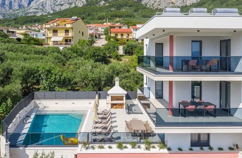 Umac House | 300 m² House ∙ 6 bedrooms ∙ 12 guests