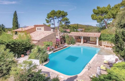 Orgon Villa | 300 m² Villa ∙ 5 bedrooms ∙ 12 guests