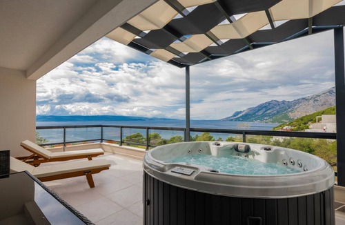 Brela House | 310 m² House ∙ 4 bedrooms ∙ 10 guests