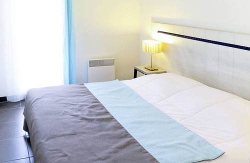 Saint-Palais-sur-Mer House | 32 m² House ∙ 1 bedroom ∙ 4 guests