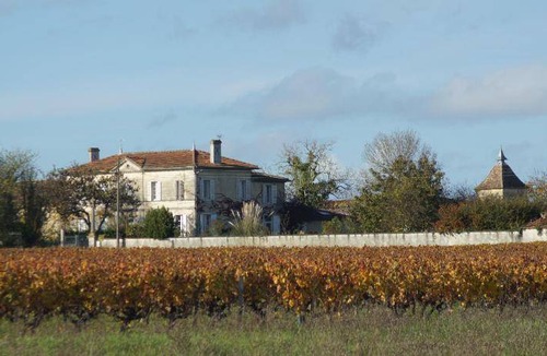 Saint-Yzans-de-Medoc Bed & Breakfast | 32 m² Bed and breakfast ∙ 2 bedrooms ∙ 5 guests