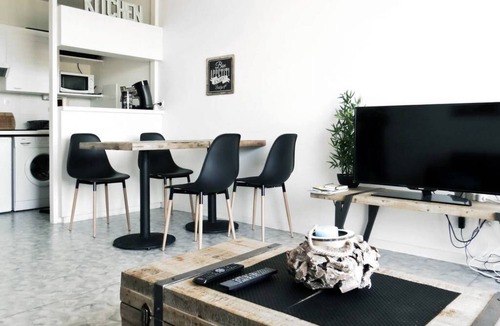 La Rochelle Apartment | 35 m² apartment with balcony and sea view!