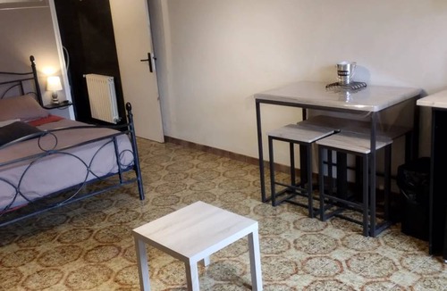 Aubusson Apartment | 35 m² Studio flat ∙ 1 bedroom ∙ 4 guests