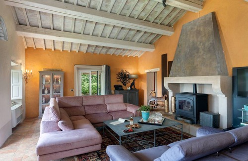 San Casciano dei Bagni Villa | 350 m² Villa ∙ 7 bedrooms ∙ 14 guests