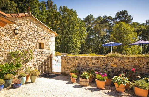 Issac House | 350 m² House ∙ 12 bedrooms ∙ 24 guests