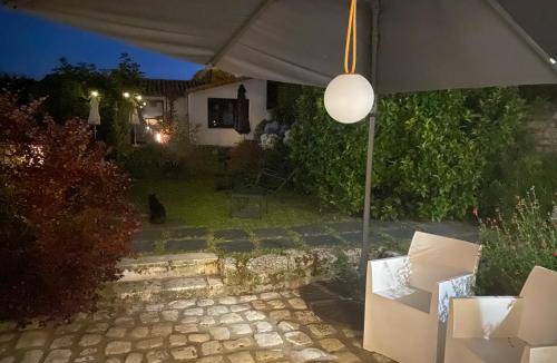 Mornac-sur-Seudre Bed & Breakfast | 36 m² Bed and breakfast ∙ 2 guests
