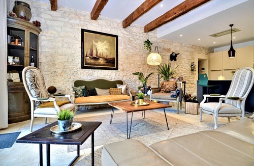 Tarascon House | 366 m² House ∙ 5 bedrooms ∙ 10 guests