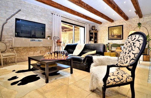 Tarascon House | 366 m² House ∙ 5 bedrooms ∙ 10 guests