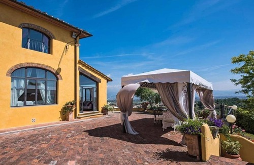 Casalguidi Villa | 368 m² Villa ∙ 6 bedrooms ∙ 14 guests