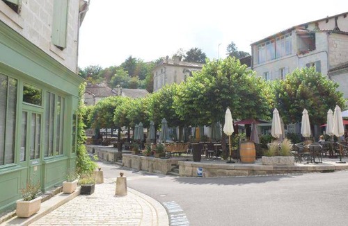 Aubeterre-sur-Dronne Apartment | 38 m² Apartment ∙ 1 bedroom ∙ 2 guests