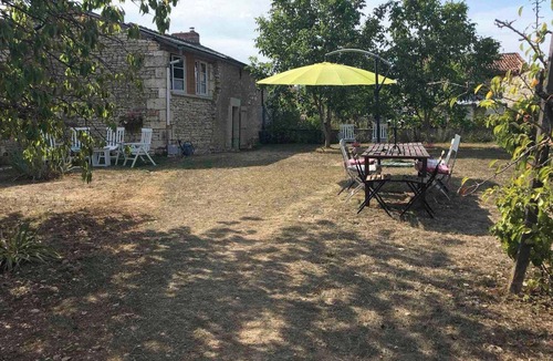Ceaux-en-Loudun House | 3Bedrooms-Sleeps6-WiFi-Fireplace